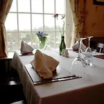 Harts Head Settle