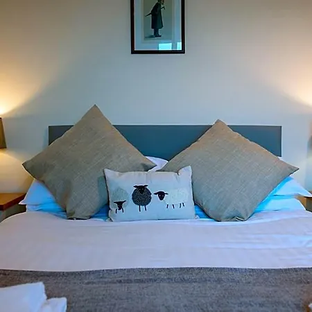 Harts Head 4* Settle